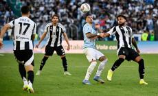 Un gol di Vecino al 96' fa finire Lazio-Juventus in parità: 1-1 all'Olimpico 