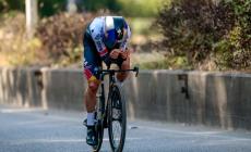 Giro d'Italia: Tarling vince la prima crono, Roglic in maglia rosa 