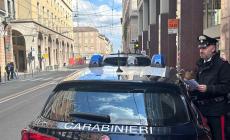 Dal furto alla rapina e alle proposte di natura sessuale ai carabinieri: 41enne arrestata dopo l'aggressione alla guardia in un negozio  di via Mazzini 