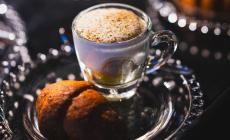 Cappuccino salato con brioche  alle olive: la ricetta di  Aniello De Riggi (castello di Felino) 
