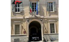 Ruba in un negozio del centro, ma viene fermato e denunciato: nei guai un 40enne italiano