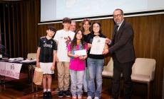 Concorso di poesia, la Dante Alighieri consegna i riconoscimenti ai giovani talenti  - Le foto dei premiati