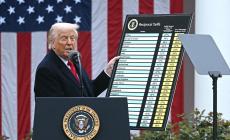 «I dazi Usa sono illegali»: i giudici bloccano le tariffe di Trump, che ha presentato appello contro la sentenza 