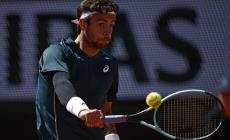 Roland Garros, Musetti batte Navone 4-6 6-4 6-3 6-2 e vola agli ottavi. Incontrerà Rune. Avanti anche la Paolini. Out Gigante