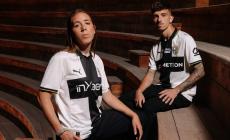 Ecco la maglia  "casalinga" del Parma della prossima stagione: torna il colletto - Videopresentazione: suggestioni al teatro Farnese