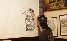 Il pub una... tela, birra e hamburger i soggetti: "Sketch Battle" all'Highlander a colpi di colori e fantasia
