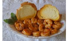 Irresistibili gamberi al sughetto per un antipasto delizioso