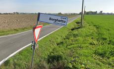 Scontro con un'auto, trattore in fiamme a San Polo di Torrile