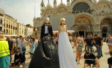 Tensioni in piazza San Marco per protesta 'No Bezos'  - Foto 