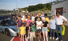 Autodromo di Varano, bimbi non vedenti accompagnati sui bolidi: l'emozione di sfrecciare veloci come il vento - Fotogallery