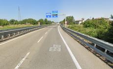 Tangenziale Nord, tragedia sfiorata: camion imbocca lo svincolo contromano provocando un incidente
