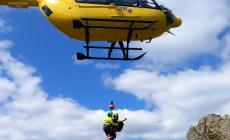 Motociclista cade su una carraia del Montagnana: recuperato da due squadre dal Soccorso alpino