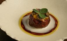 Finto manzo di peperone in straccetti e Parmigiano