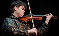 Mihail Ion incanta l'anima con lo Stradivari 