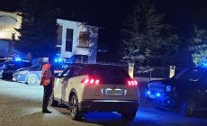 Fermato alla guida mentre fuma  uno spinello, un altro ubriaco, uno con un coltello da macellaio sotto al sedile: denunce e patenti ritirate