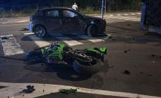 Scontro auto-moto in via Cremonese: ancora in Rianimazione il 26enne