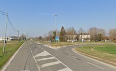 Scontro fra due auto a San Polo di Torrile: un ferito 