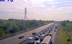 A1, un'auto si ribalta in seconda corsia. Incidenti a Salso e Vicofertile: due feriti 