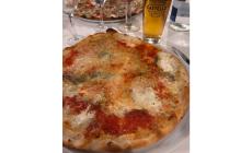 La Fratta: pizza alla romana sotto il portico  in mezzo al verde