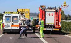 Quattro morti in uno scontro fra auto sulla Torino-Milano, una era contromano sulla corsia di sorpasso. Tratto dell'A4 chiuso