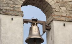 Alcol a due minori al bar dell'oratorio, denunciato sacerdote. "La parrocchia riconosce l'errore"