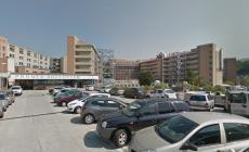 Turista parmigiano 62enne in fin di vita dopo un pestaggio a Porto Sant'Elpidio, arrestati due 40enni - Il video