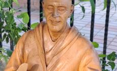 Hanno tagliato le mani alla statua di San Francesco 