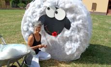 A Borghetto i balloni di fieno diventano simpatici animali grazie a Loredana - Fotogallery