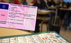 Gira con  una patente falsa e dà false generalità ai carabinieri. Denunciato 47enne italiano