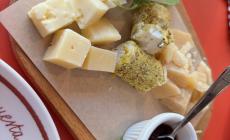 Signorvino: mangiare in cantina tra molto vino e assaggi «tricolori»