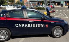 Due ragazze si baciano alla festa del Lambrusco: insultate e aggredite nel Modenese