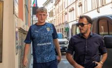 Oliver Sorensen, inizia l'avventura gialloblù: prime visite mediche. Dennis Man al Psv Eindhoven - Video