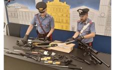 Un arsenale di armi e  cocaina in casa. Arrestato 34enne italiano - Video