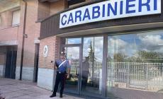 Distrugge l’auto del collega in diretta video: 32enne denunciato dai carabinieri