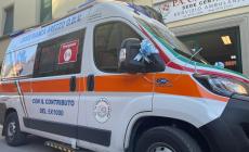 Bimbo nasce in auto, ambulanza in arrivo ha incidente