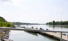 Cremona, auto cade nel Po e si inabissa con una persona a bordo: sospeso il recupero, il fiume &egrave; gonfio per le piogge degli ultimi giorni