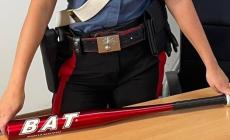 Aggredisce i carabinieri con una mazza da baseball: arrestato un 27enne straniero