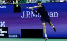 Sinner travolge Bublik. E ora, nei quarti degli Us Open, è derby con Musetti
