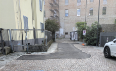 "Asfalto al posto dei sanpietrini". Il Comune: "Torneranno presto"