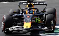F1, Verstappen in pole a Monza con record della pista. Ferrari in terza fila con Leclerc