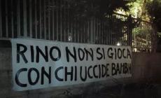 Striscione sotto casa di Gattuso, "Rino non si gioca con chi uccide bambini"