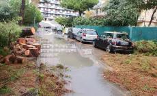 Temporali in Val di Magra, strade allagate e treni cancellati