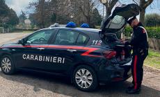 Aggredisce due minori con un tirapugni: denunciato dai carabinieri 