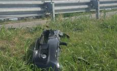 Schianto contro il guard rail a Castione Marchesi