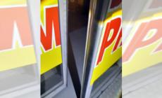 Ladro in azione in un negozio di casalinghi a Parma, arrivano le guardie giurate e le forze dell'ordine: fermato un uomo di origini asiatiche
