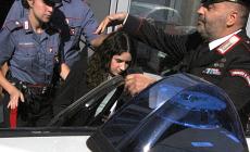 Al processo mostrano la foto del secondo neonato sepolto, Chiara Petrolini esce dall'aula. Rientra e poi va a casa. Anche Samuel &egrave; uscito - Video
