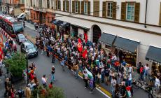 Momenti di tensione durante una manifestazione pro Pal davanti alla prefettura - Le foto