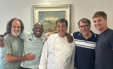 Il ritorno a Parma di Tino Asprilla. Ed è subito pranzo con gli amicissimi Osio, Apolloni e Melli