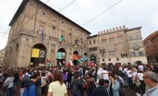 In 500 alla manifestazione contro la guerra: corteo sotto la prefettura