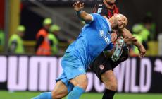 2-1 al Napoli, il Milan va in testa con partenopei e Roma